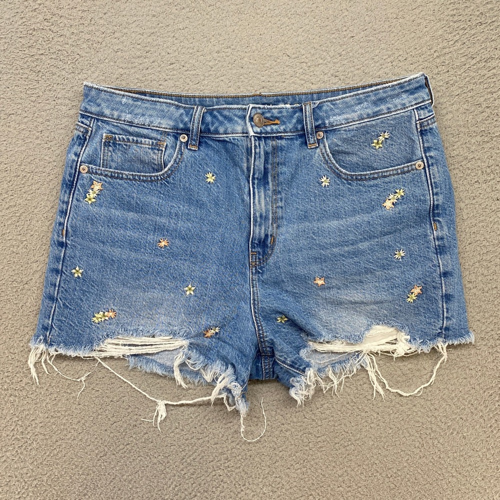 American Eagle 90s‎ Shorts Womens 12 
Mom Cut-Off Distressed Floral Embroidered